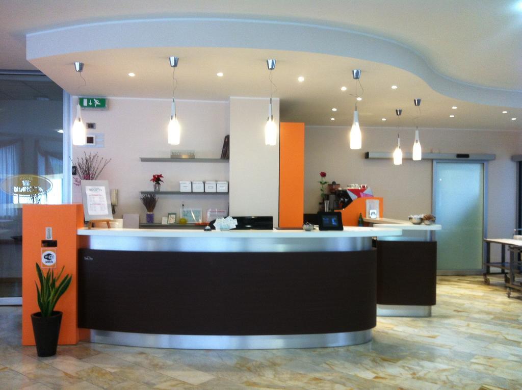 Hotel Ristorante Sbranetta Rozzano Exterior foto