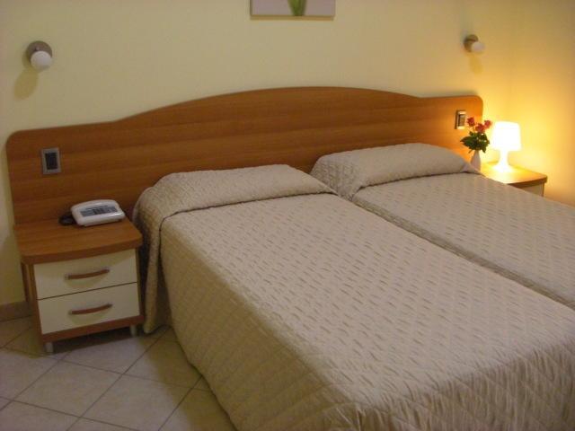 Hotel Ristorante Sbranetta Rozzano Cameră foto